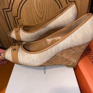 Tommy Hilfiger Tan Wedges